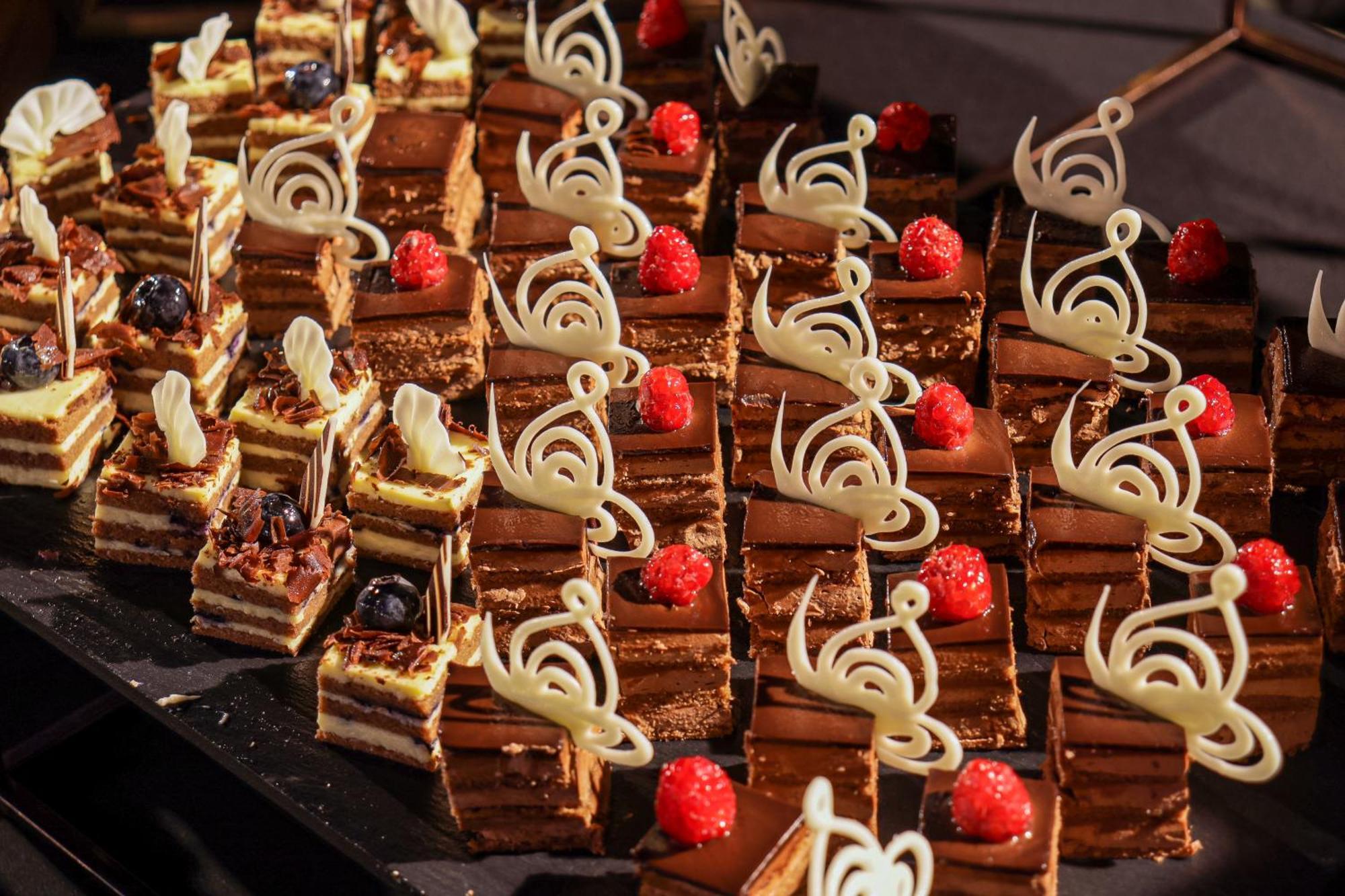 Centara Mirage Resort Mũi Né Buitenkant foto Petit fours